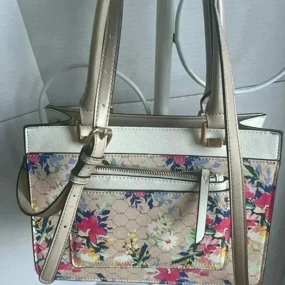 Also Spring Floral Purse with detachable coin bag - Picture 4 of 12